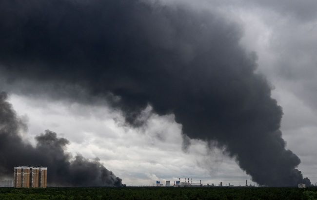 Ukraine cripples nearly half of Russia's oil refining capacity &mdash; FT