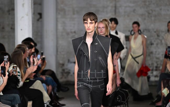 'Hope you burn, Putin': Georgian designer makes bold statement at London Fashion Week