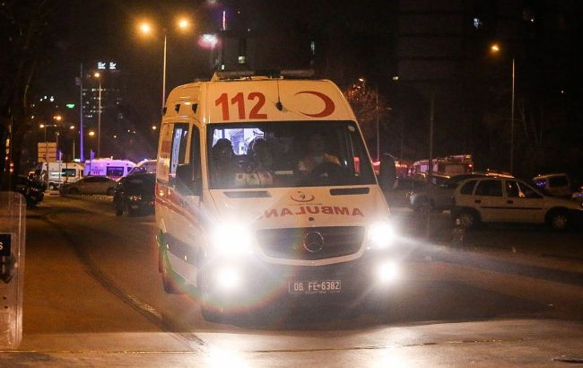 F-16 fighter jet crashes onto busy Turkish highway (video footage)