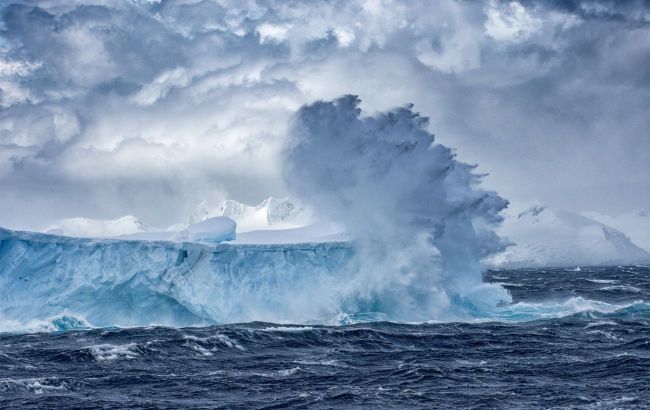 Antarctica may be hit by severe storms: World threat possibility