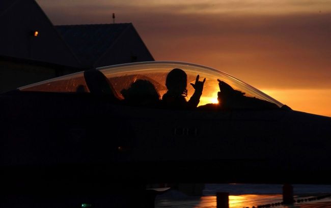 Ukrainian pilots being trained to fly F-16 Fighting Falcon without GPS - Media