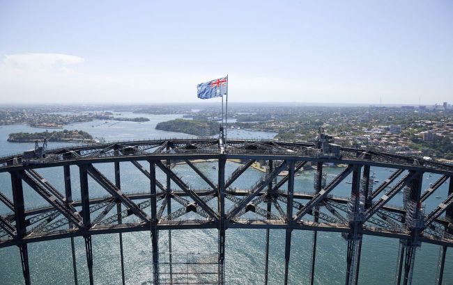 Barefoot in shops and fearless of snakes: Australian habits that shock newcomers