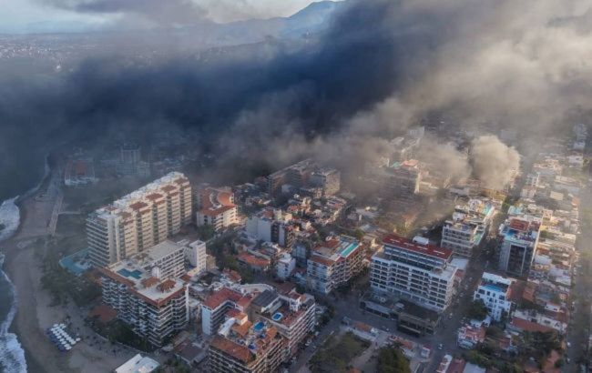 Mexico erupts in violence after cartel kingpin killed