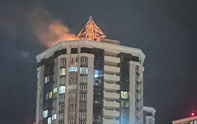 Drone wreckage falls on high-rise building in Kyiv region - Aftermath revealed