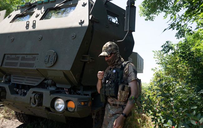 Ukrainian forces use HIMARS to destroy Russian artillery system near Bakhmut