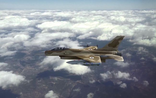 Israel carried out airstrikes on Hezbollah military complexes in southern Lebanon