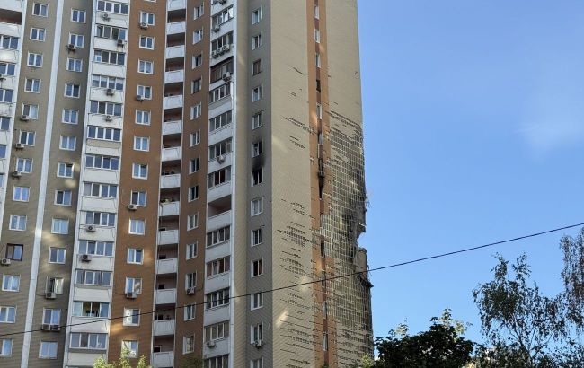 Russia strikes 22-story apartment building in Kyiv, injuring residents