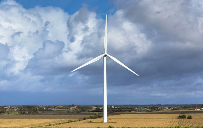 Money from sun and wind: What hinders Ukraine from attracting investment in green energy