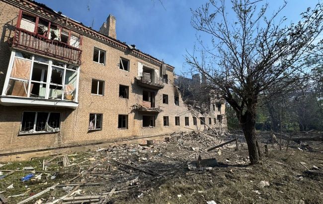 Russia launched three airstrikes on Kostiantynivka: Five houses and school damaged