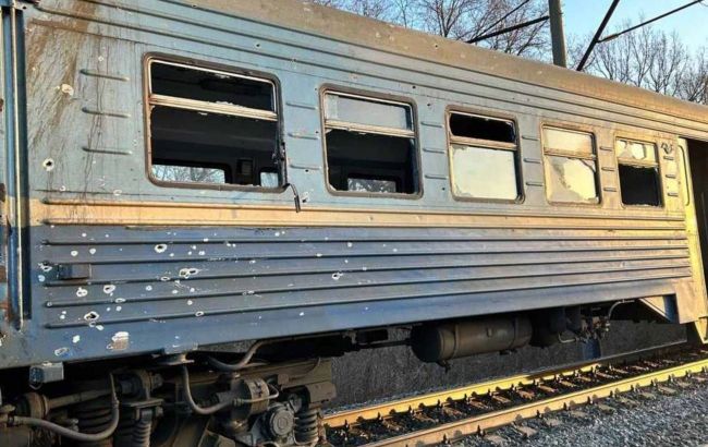 Russian strike hits suburban train in Kharkiv region, injuries reported