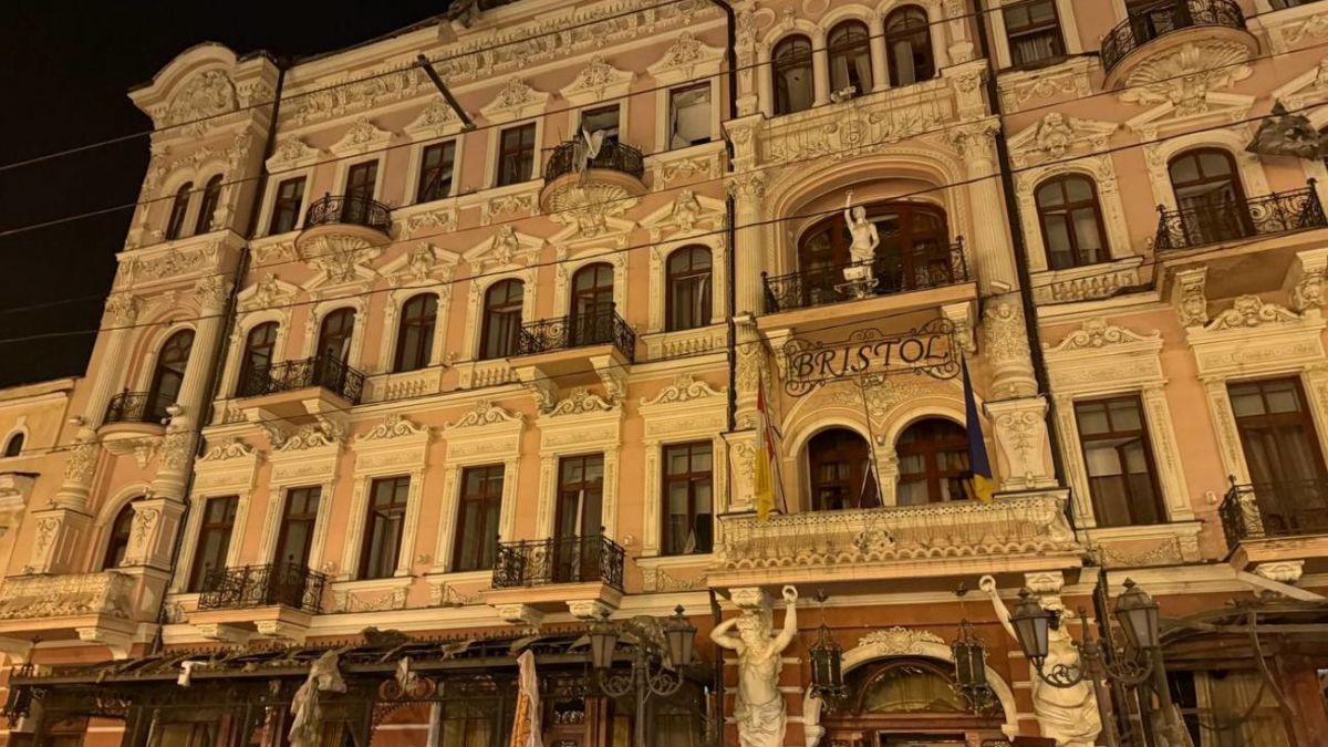 What the Bristol Hotel in Odesa looks like after missile attack: Photos emerged
