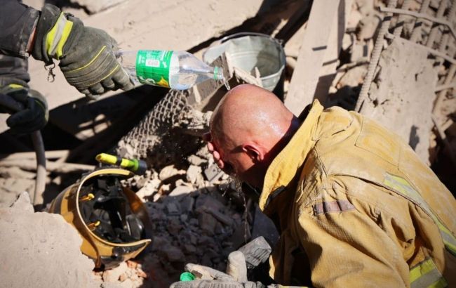 Overnight Russian strike hits Ukrainian city of Chernihiv, killing two