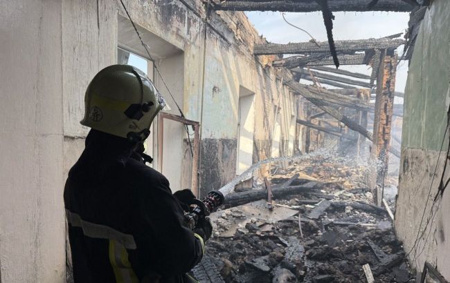 Russia strikes Ukraine's Kropyvnytskyi, damaging emergency service equipment