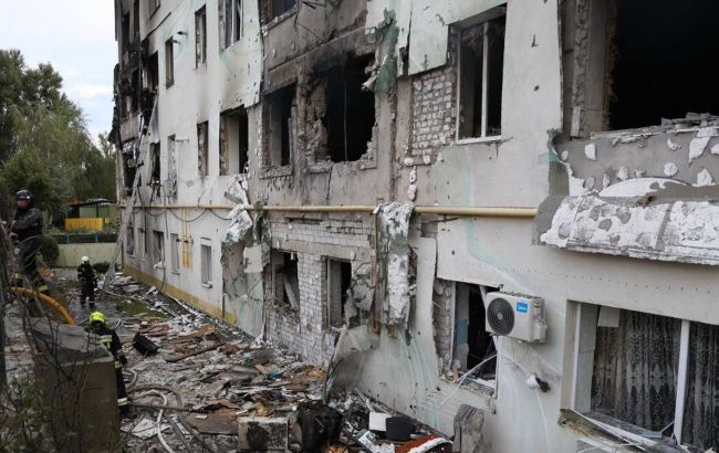 Russian strike on Kharkiv: Casualties reported, people may be trapped under rubble