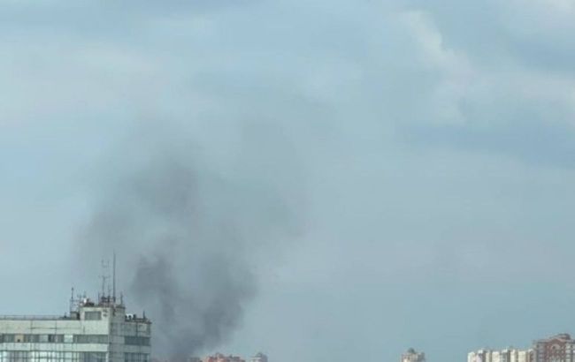 Explosions in Russian-occupied Donetsk city center: Which districts are under attack (video)