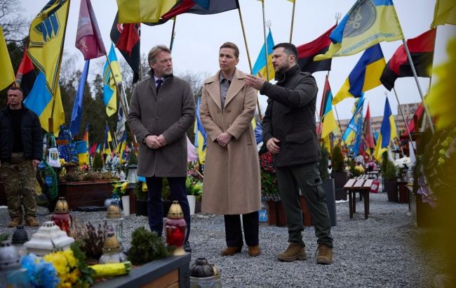 Danish Prime Minister visits Ukraine, pays tribute to fallen Ukrainian soldiers alongside Zelenskyy