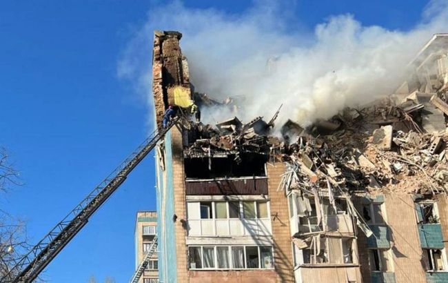 Russia kills at least 25 people in Ukraine's Ternopil, including 3 children