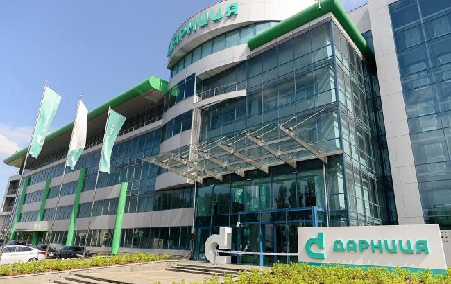 Russian forces strike pharmaceutical plant Darnytsia in Kyiv