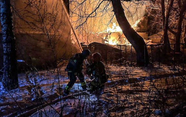 Russians strike Sumy region, triggering extensive residential fires