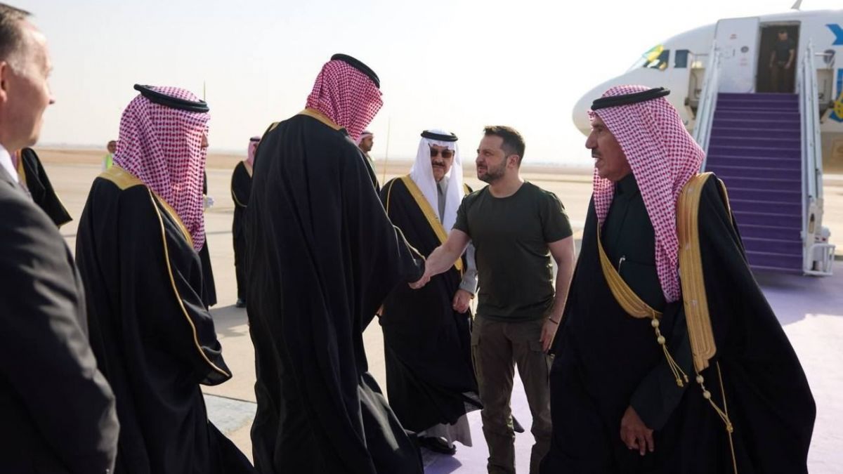 Zelenskyy arrives in Saudi Arabia, shares plans for the visit | RBC-Ukraine