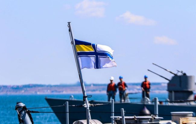 Ukraine denies Russian fakes on destroying its Navy boat near Zmiinyi Island - CNN