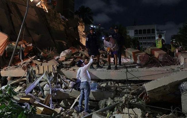 Powerful earthquakes kill more than 30 in Venezuela, hundreds injured