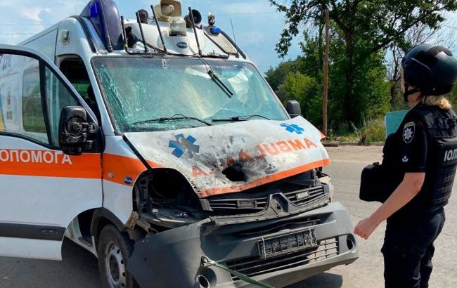 Russia strikes ambulance in Kharkiv region: 2 medics wounded