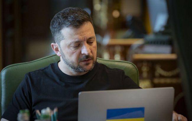 Zelenskyy discusses with Aliyev Russia’s mistreatment of Azerbaijanis