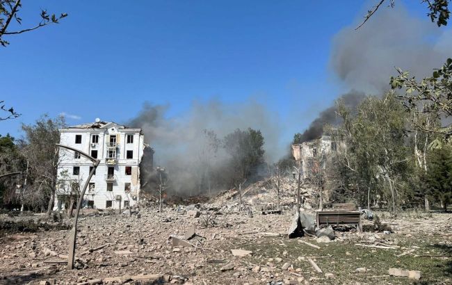 Russian strike on Ukraine's Kramatorsk: Half of five-story building destroyed, one confirmed dead