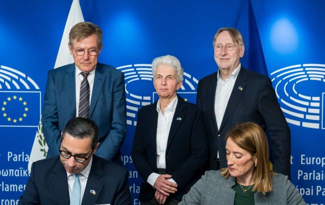 European Union finally approves &euro;90 billion loan for Ukraine