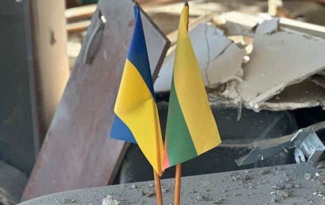 Russian army shells Lithuanian consulate in Kherson: Footage of aftermath revealed