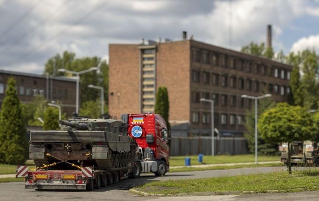 Leopard 2A4 tanks from Ukraine arrive in Poland for repairs