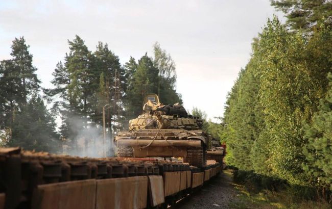 Belarus shows tanks allegedly heading to Ukraine border