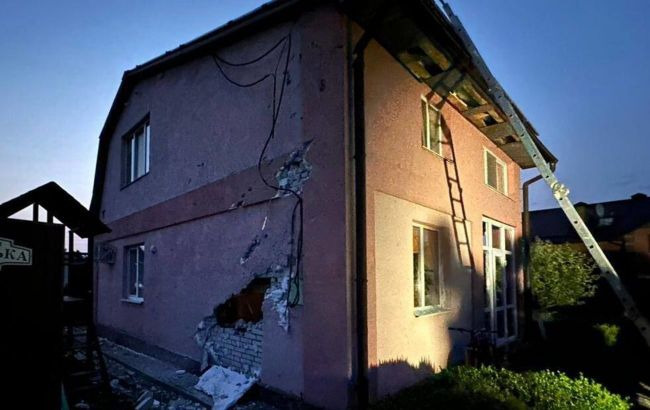 Dozens of damaged houses and cars: Aftermath of massive attack on Kyiv region