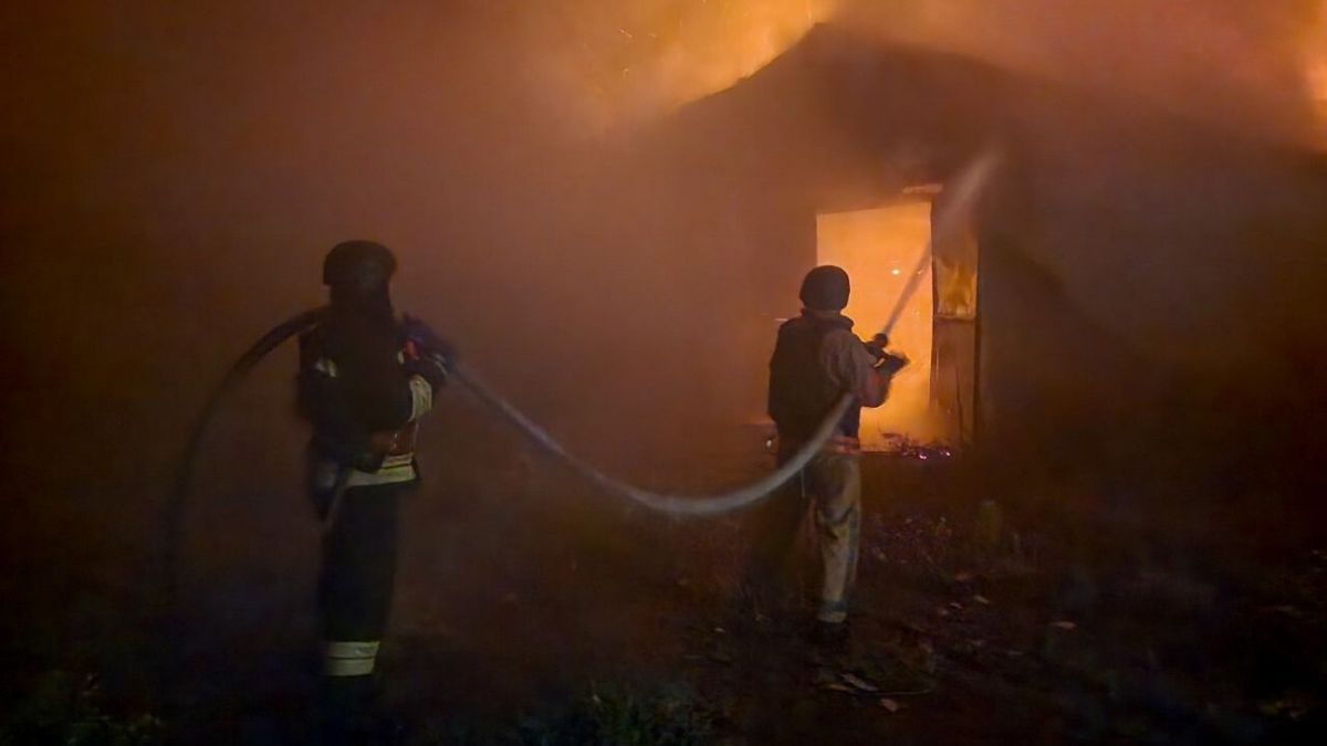 Russia strikes Ukraine's Sumy region: Houses damaged and fires broke out