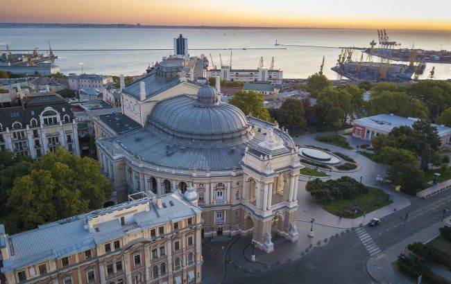 Prymorskyi Boulevard and Derybasivska Street: Landmark sites in Odesa you must visit