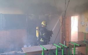 Russia strikes a school in Kyiv with a drone
