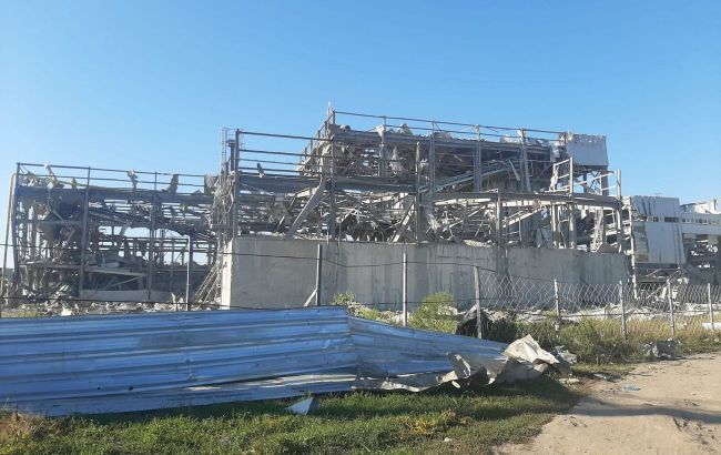 Shelling Sloviansk with C-300 missiles on August 15: Factory damaged