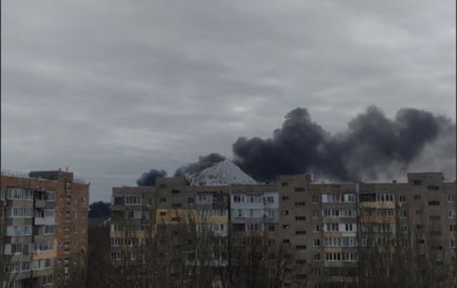 Explosions heard in Makiivka: Strike on Russian oil depot reported