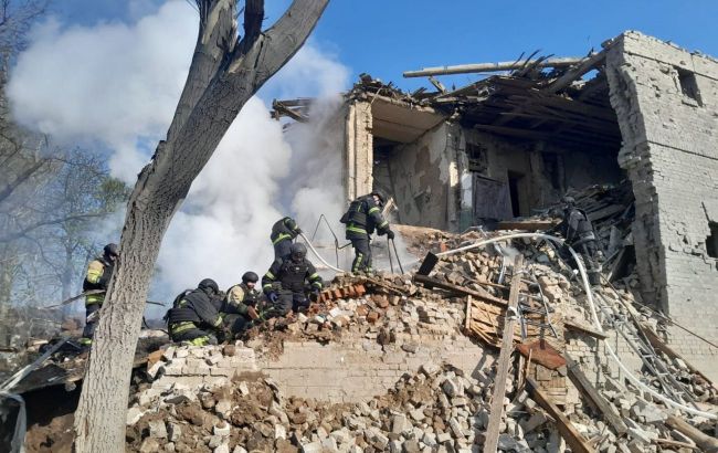 Bodies of woman and child found under rubble in Kostiantynivka following Russian attack