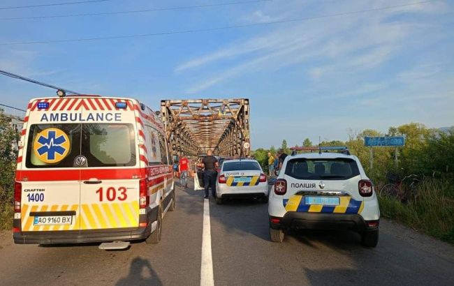 Bridge collapsed in Ukraine's Carpathians: casualties reported