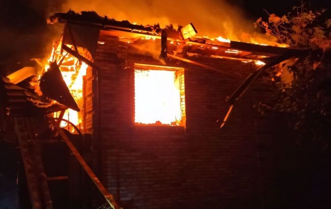 Russians strike Dnipro and the region overnight: Fires break out, one injured