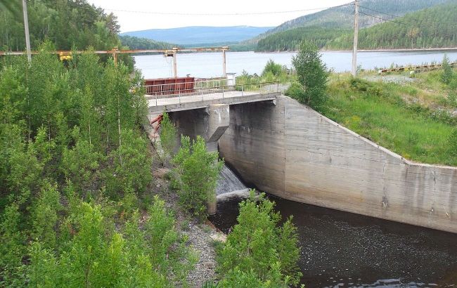 Dam breaches in Chelyabinsk region: Water floods Russian homes
