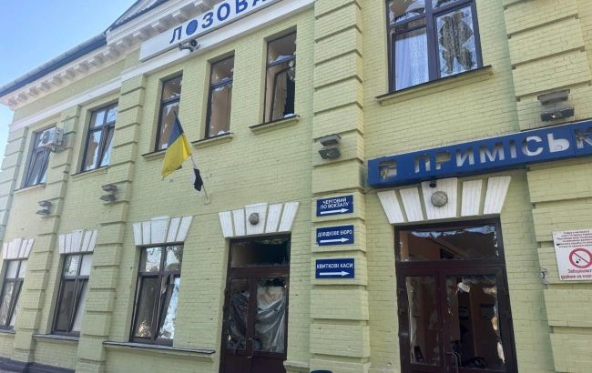 Russia strikes train in Ukraine's Lozova, killing and injuring railroad workers