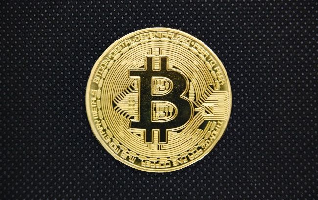 Bitcoin hits $60 000, first time since 2021
