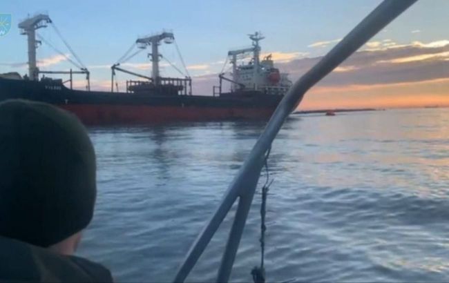 Civilian ship with Panamanian flag hits Russian mine in Black Sea