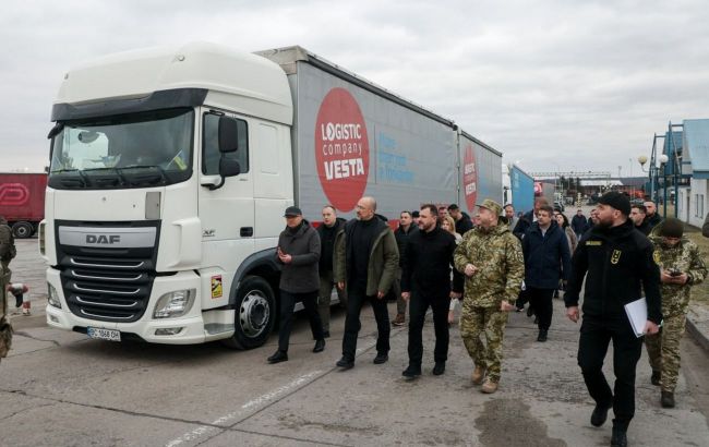 Polish border blockade: Ukrainian PM threatens Warsaw with mirror measures