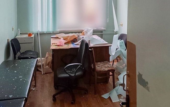 Russia massively strikes hospital in Ukraine's Kherson, casualties reported