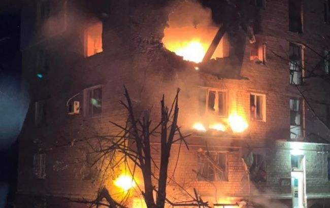 Ukrainian police shows first moments after Russian deadly strike on Marhanets