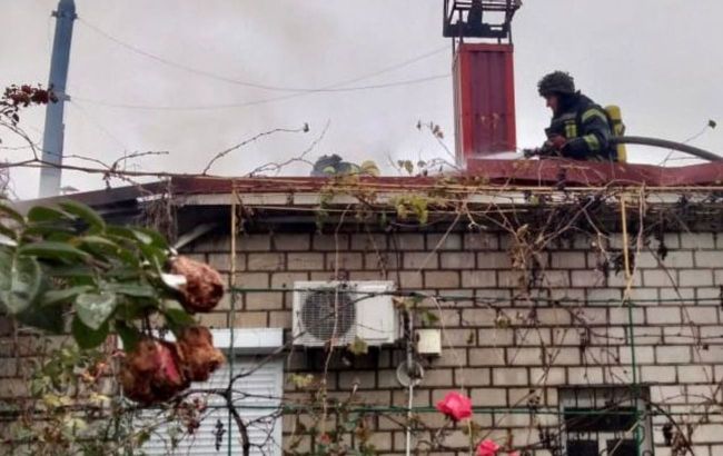 Rescuers under fire during Russian attack on Kherson